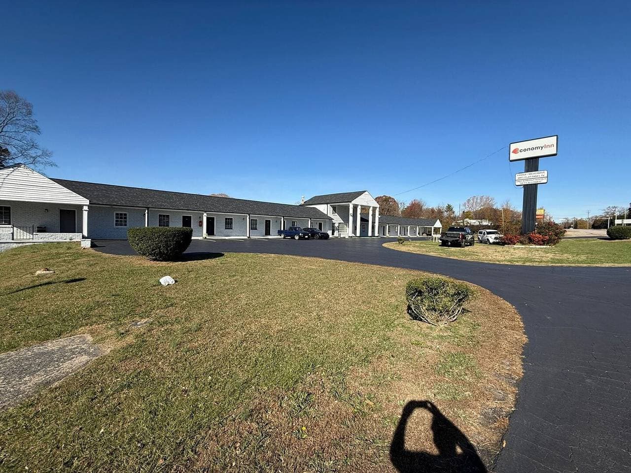 Kingsize-Bett | Rauchen erlaubt | Danville, Virginia 1