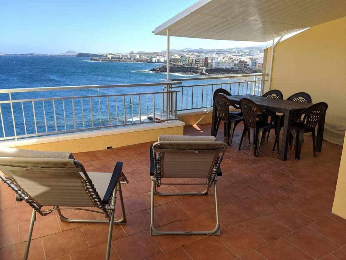 Primera linea con amplia terraza 1