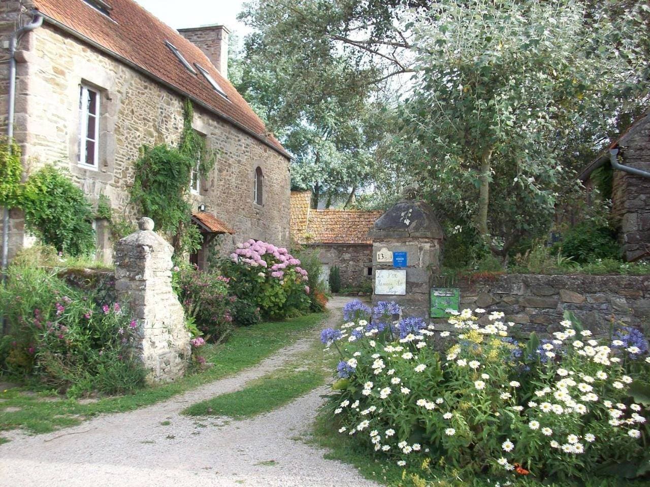 Le p'tit hameau de Sey 1