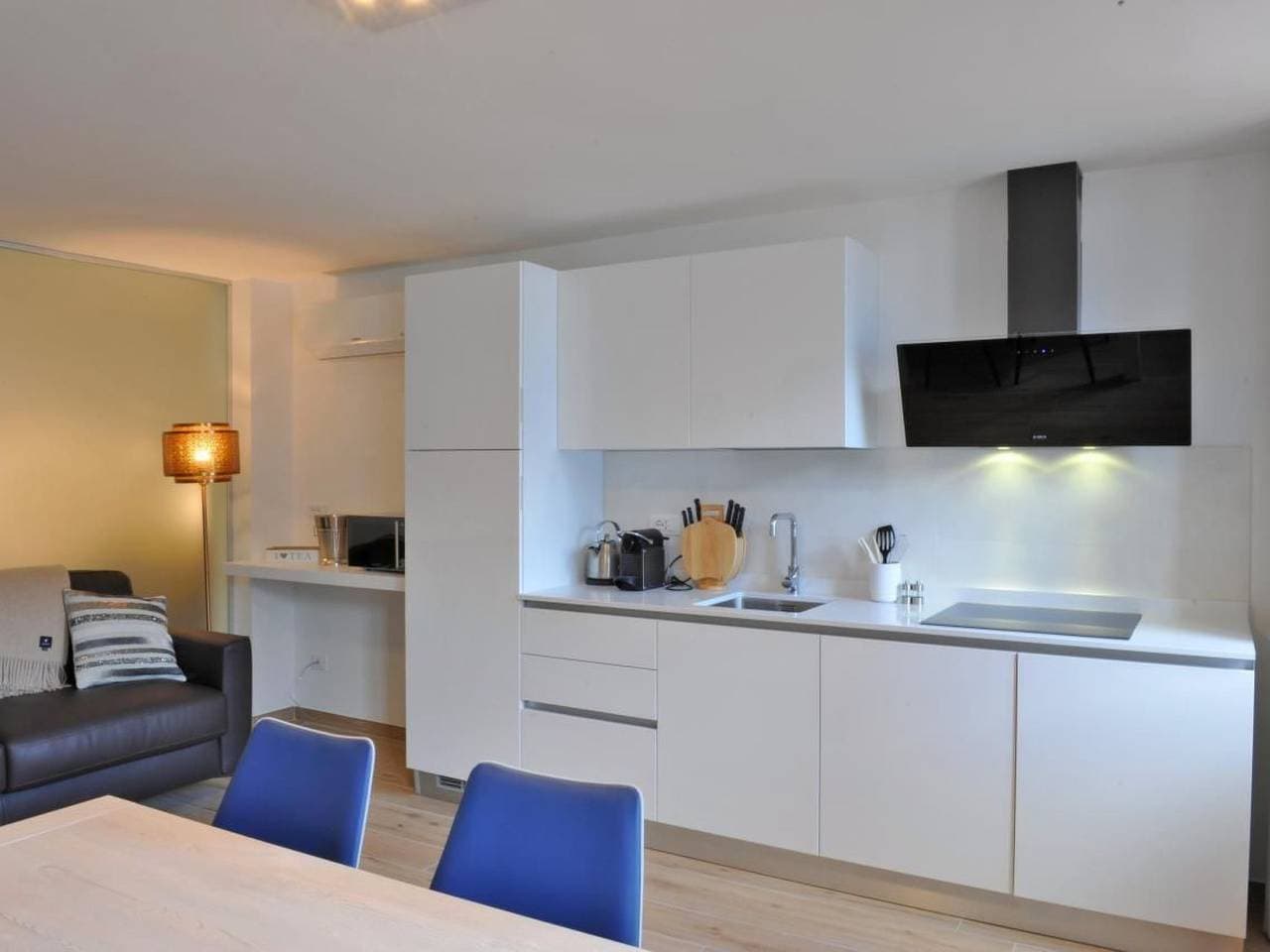 Foto 6 von 27: Ein-Zimmer-Wohnung 'Bella Vacanza 7' mit Blick aufs Wasser