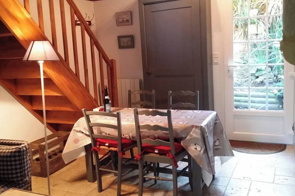 Foto 9 von 17: Tracy sur Mer. Charming little gîte, completely renovated.