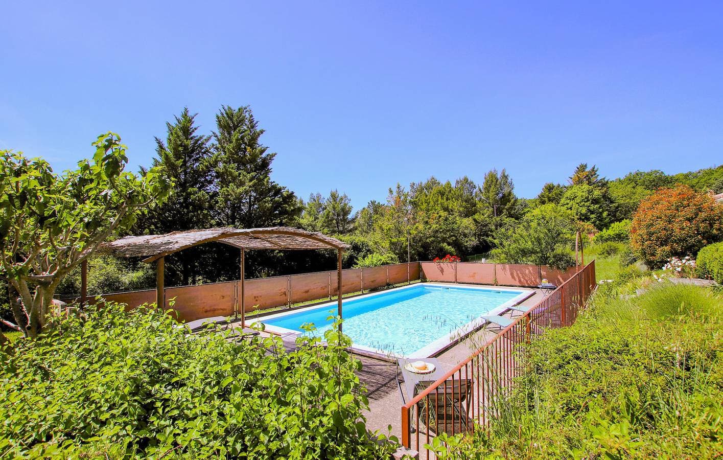 Foto 12 von 34: Luxus-Apartment mit Pool und Parkplatz 1,5 km vom Stadtzentrum entfernt