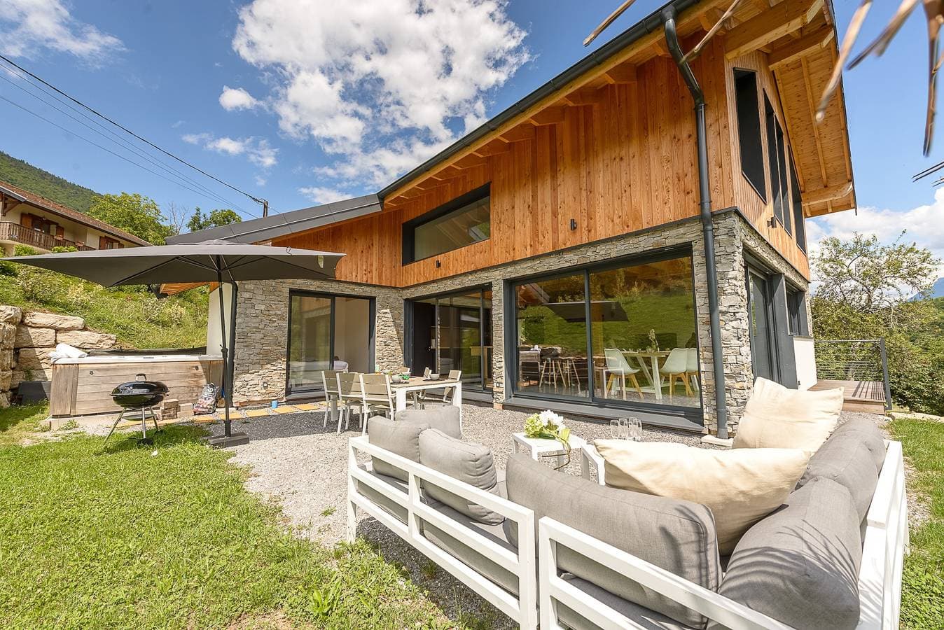 Foto 2 von 23: Chalet für 6 Personen mit Terrasse