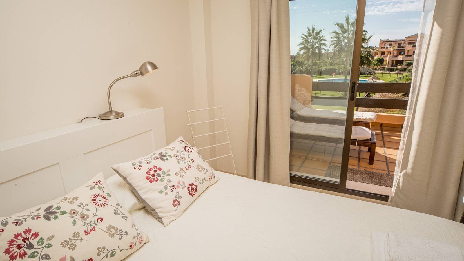 Foto 6 von 23: Casares Beach 412