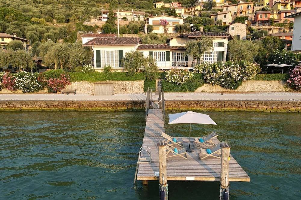 Luxusvilla am Gardasee mit privatem Badesteg 1