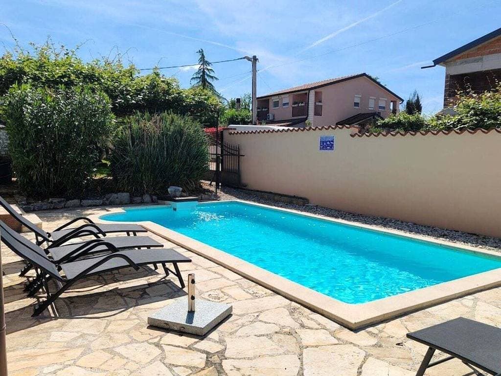 Foto 4 von 51: Ferienhaus in Porec mit Schwimmbecken