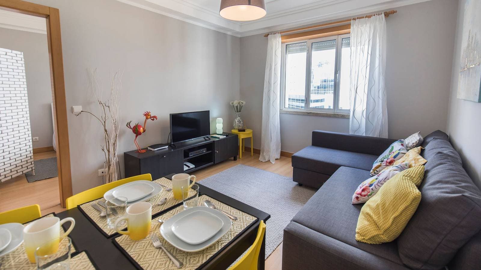 Foto 2 von 32: Charming Marquês Flat by LovelyStay