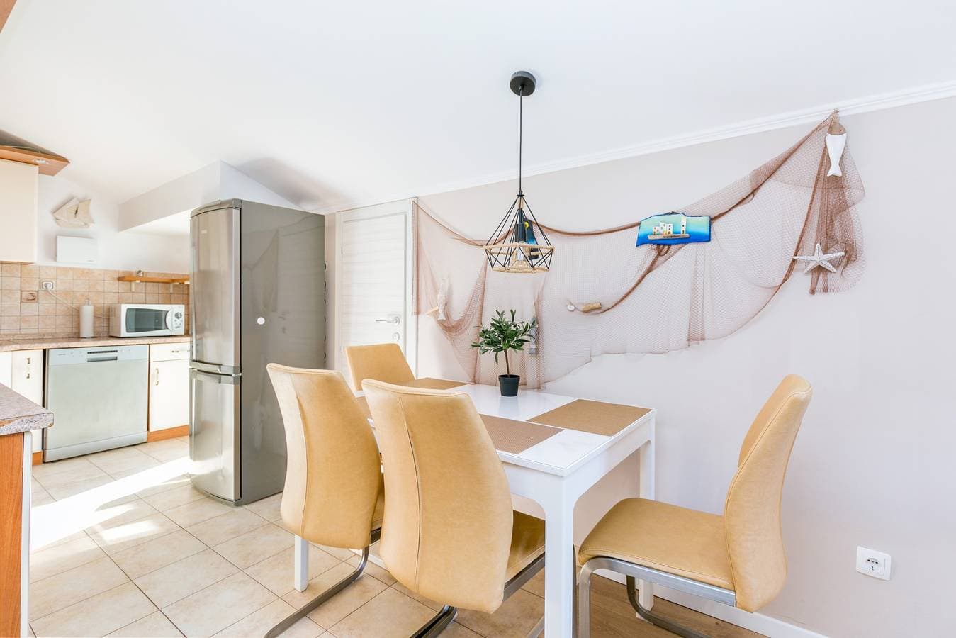 Foto 10 von 29: 2-Zimmer-Ferienwohnung mit Terrasse und Meerblick Trogir A-23836-a