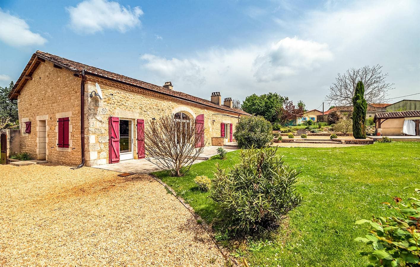 Gemütliche 28 m² große Wohnung mit Pool, WLAN und Garten 1