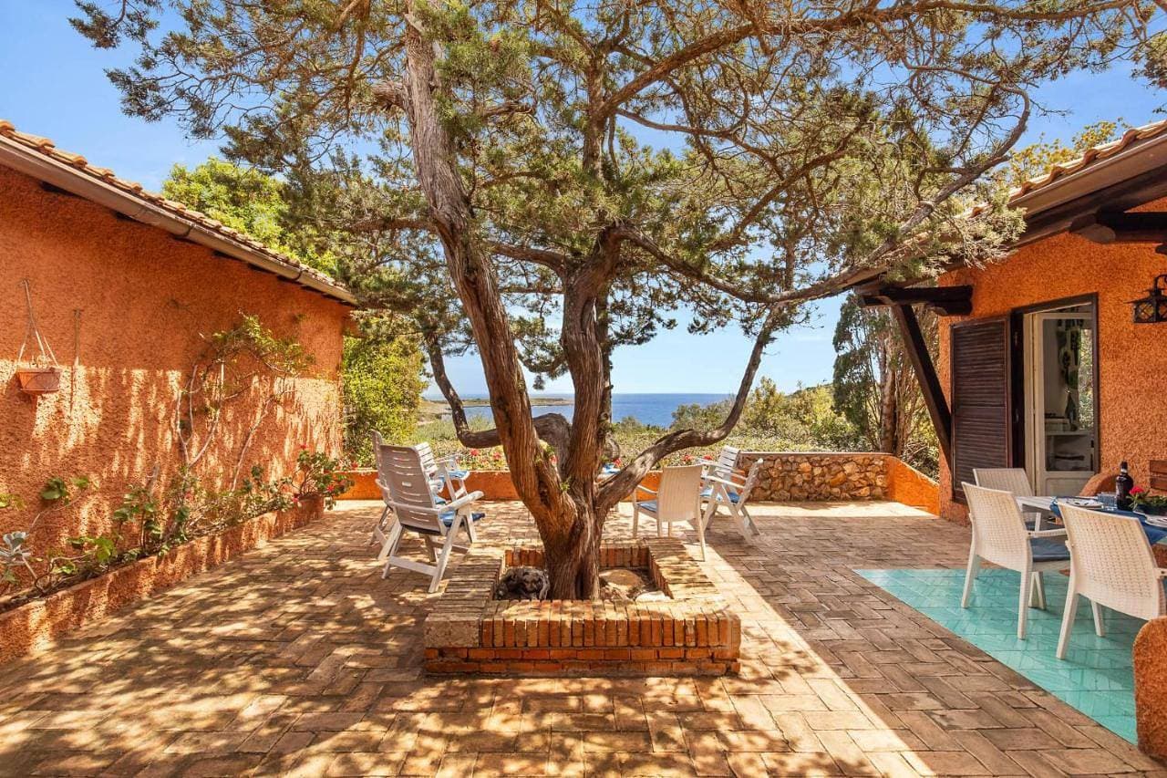 Foto 2 von 5: Villa with Sea View