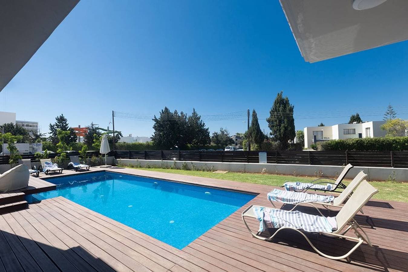 Foto 2 von 23: Villa für 6 Personen mit Balkon/Terrasse