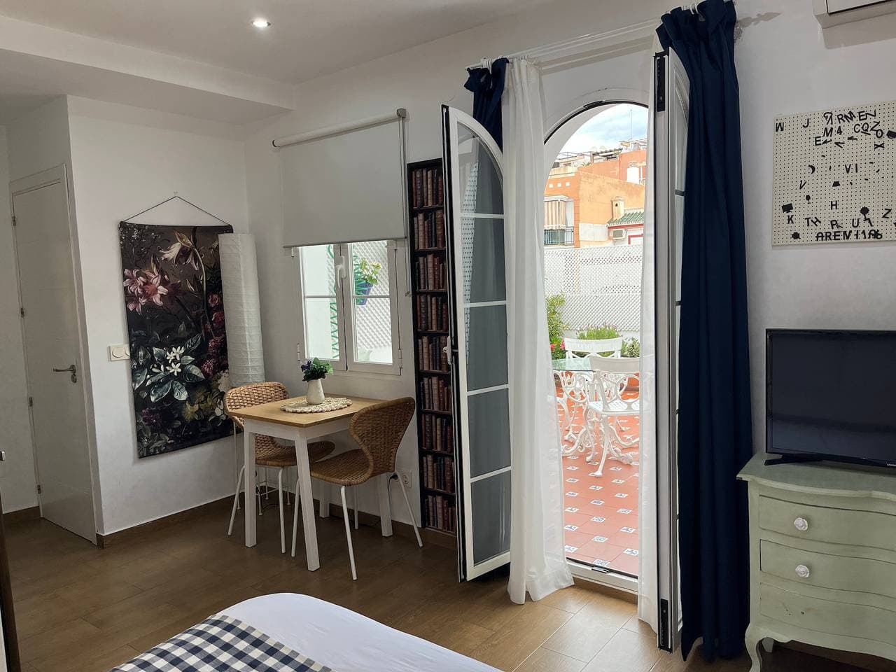 Foto 11 von 21: Einzimmerapartment 'Luminoso Cerca De La Playa' mit privater Terrasse