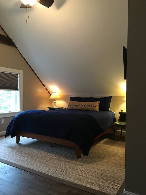 Foto 2 von 24: Das Nest ~ Neu renovierte Wohnung in Downtown Freeport.