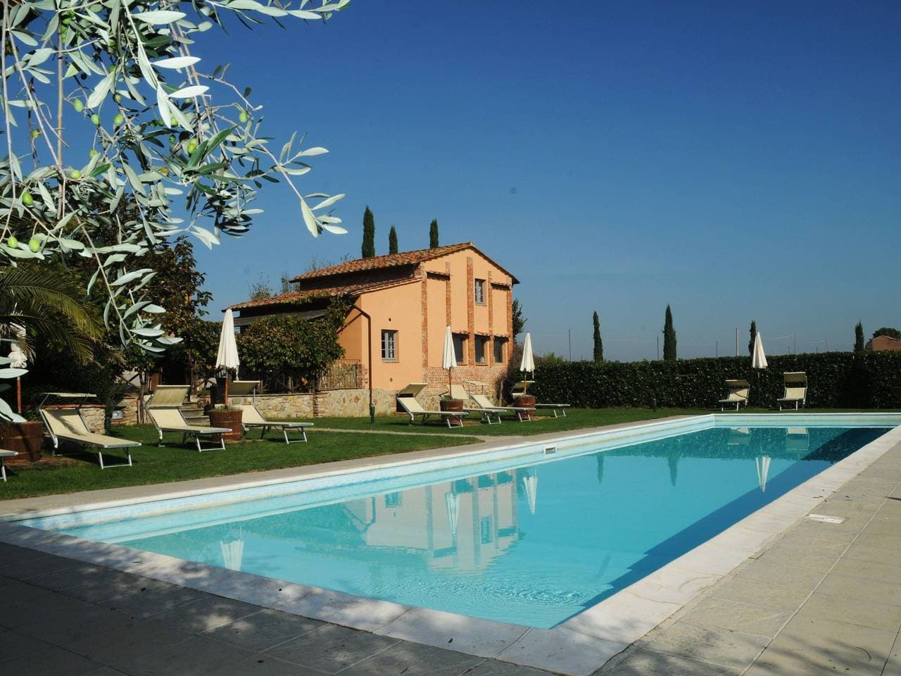 Foto 2 von 57: Appartement in Castiglione Del Lago mit Terrasse, gemeinsamem Pool und Garten
