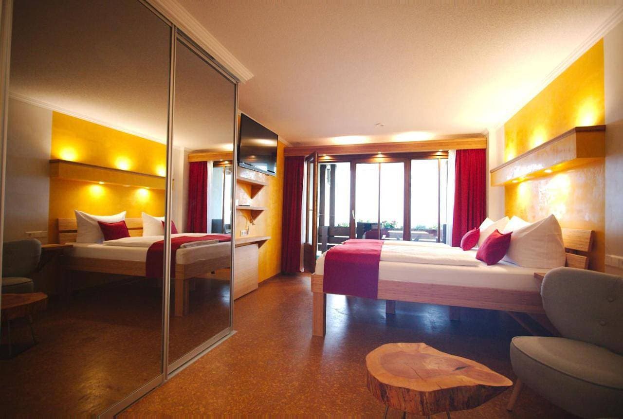 Foto 2 von 25: Double Room with Balcony