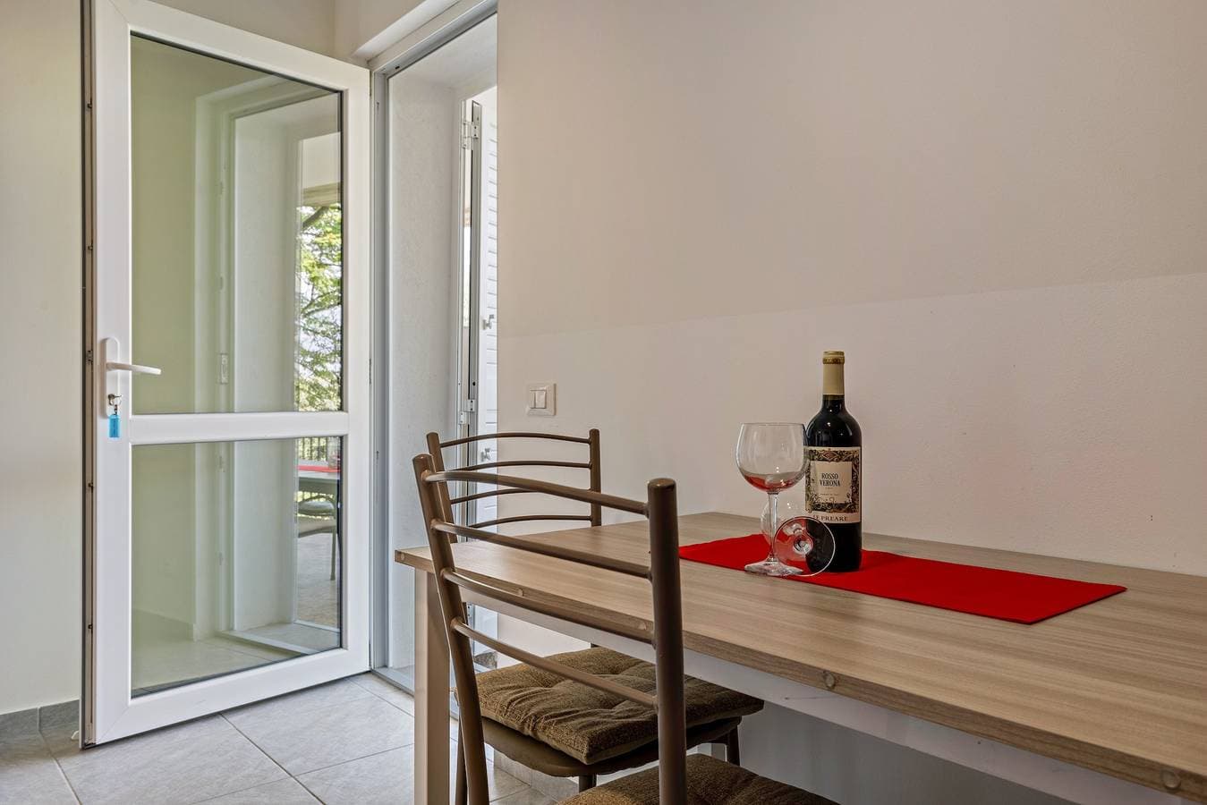 Foto 5 von 27: Ferienwohnung 'Casa Maria' mit Seeblick, privatem Garten und WLAN