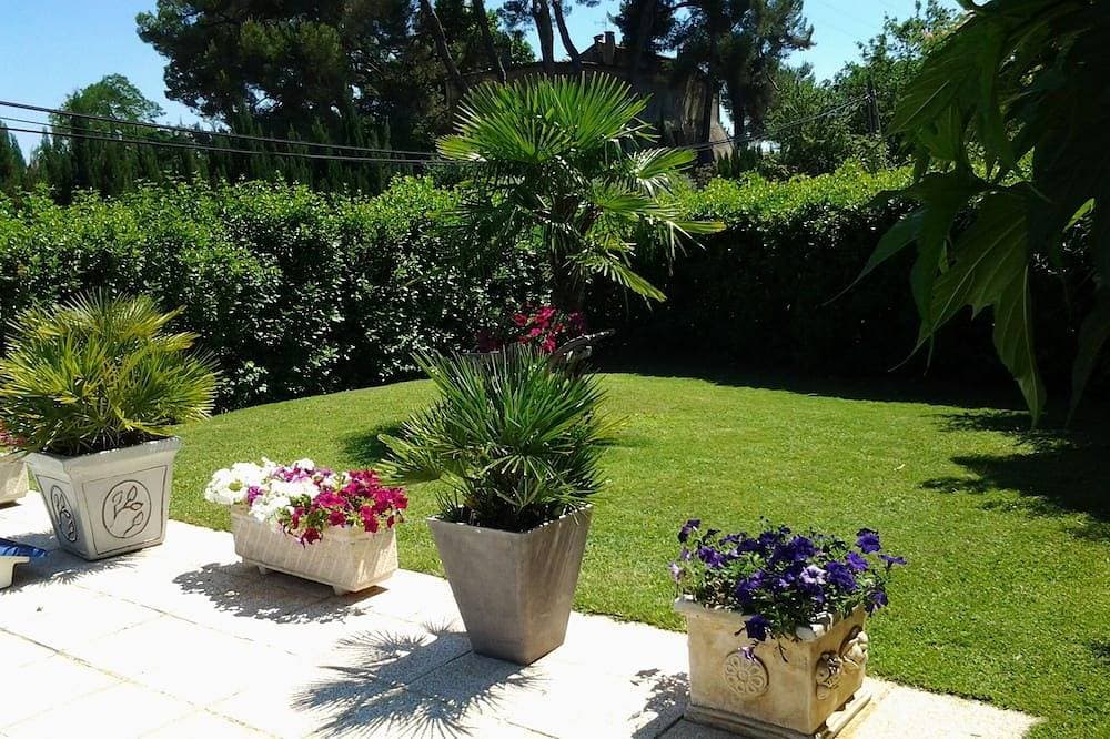 Foto 10 von 24: Villa im Luberon Park