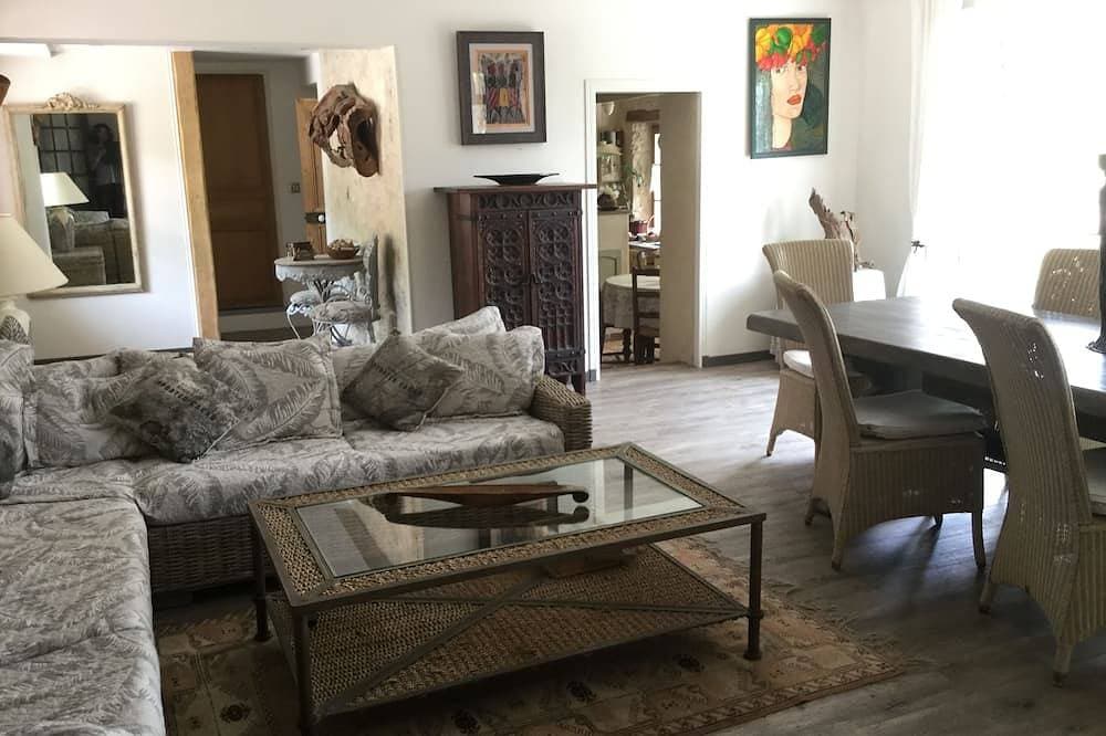 Foto 8 von 15: Charming villa with swimming pool - sleeps 8