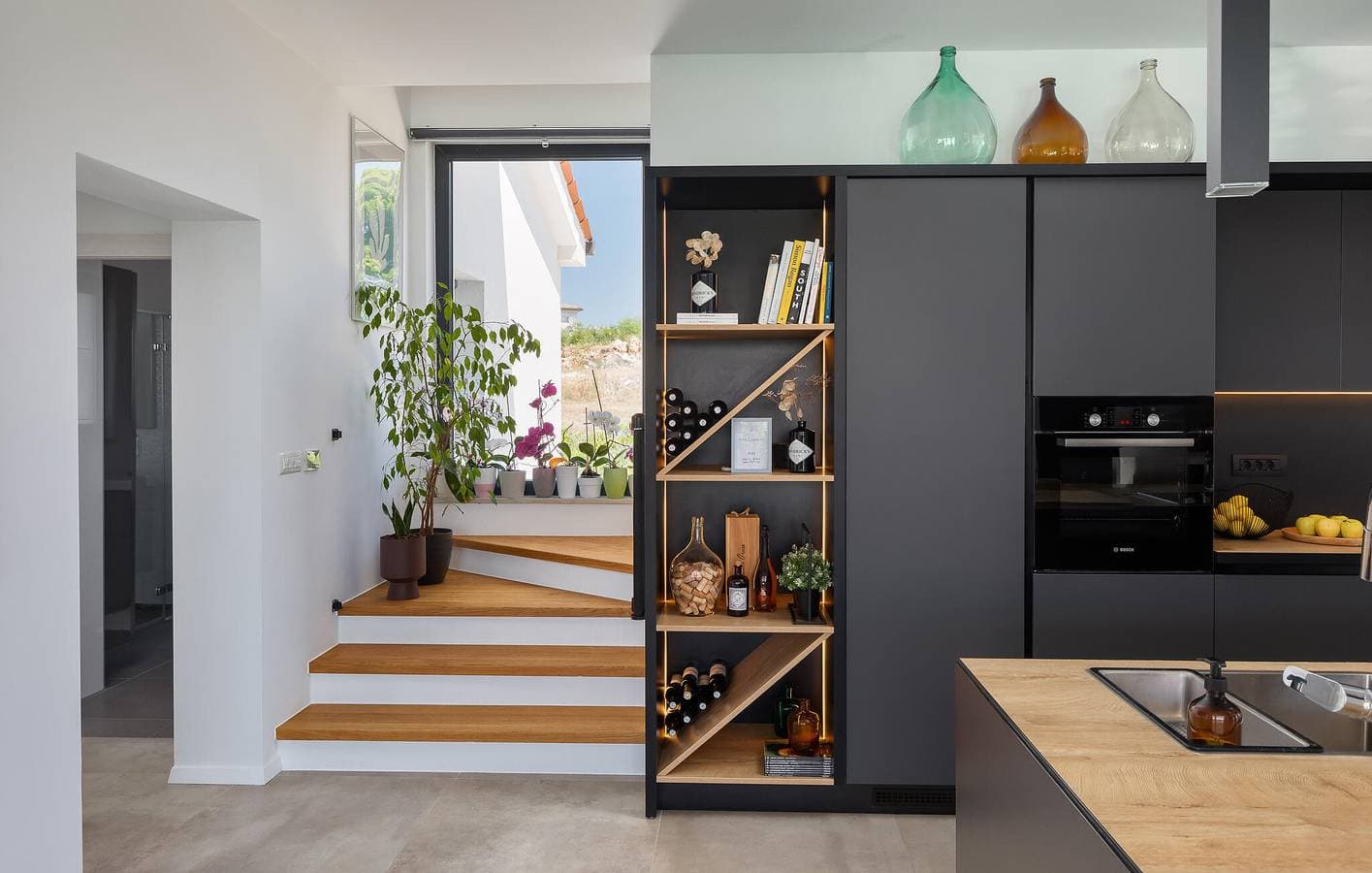Foto 12 von 43: Geräumige 2-Zimmer-Wohnung mit Pool und WLAN, in der Nähe des Stadtzentrums von Heraki