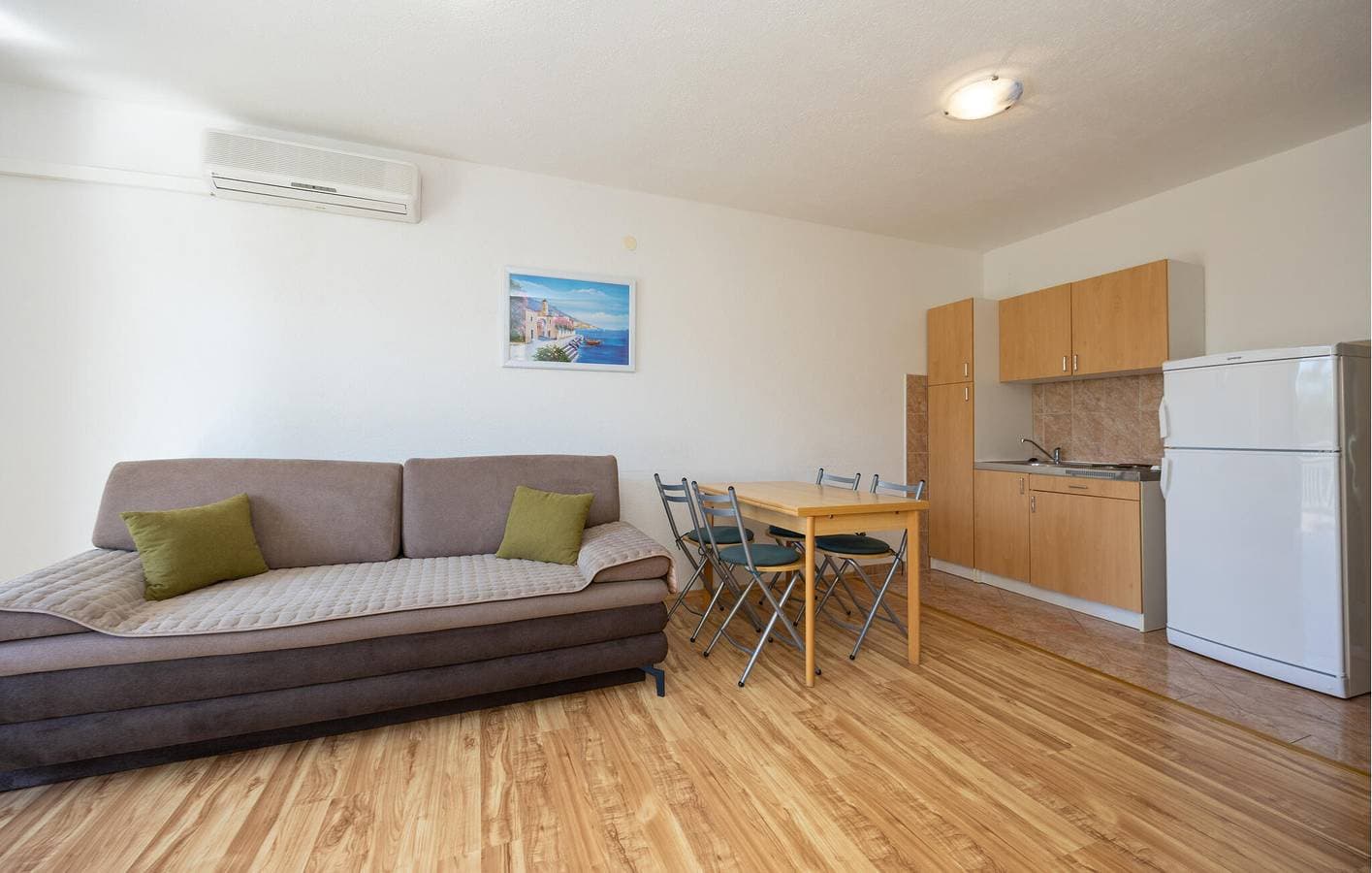 Foto 11 von 20: Charmantes Apartment mit Terrasse, WLAN, Parkplatz, 600 m vom Strand entfernt