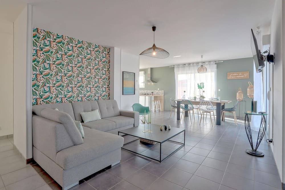 Foto 8 von 28: Stunning home in Créances with WiFi