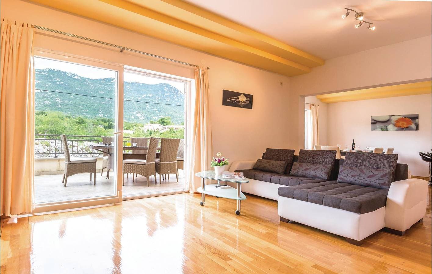 Foto 8 von 42: Gemütliche 1-Zimmer-Wohnung mit WLAN, Klimaanlage, Parkplatz und Terrasse