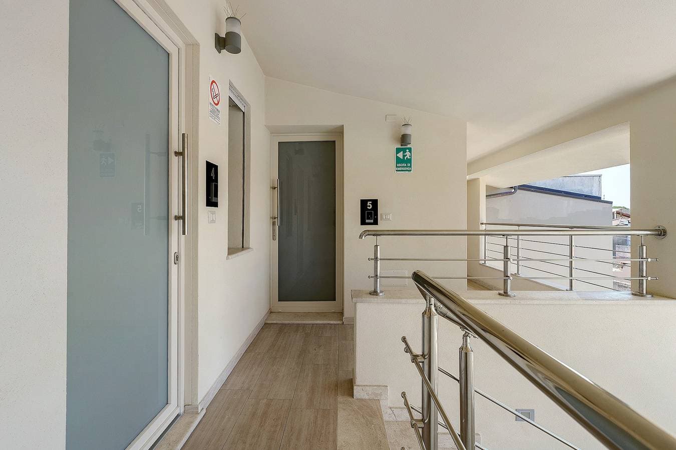 Foto 6 von 28: „Turri Manna Domo 3“: Zimmer mit Balkon, WLAN und Klimaanlage