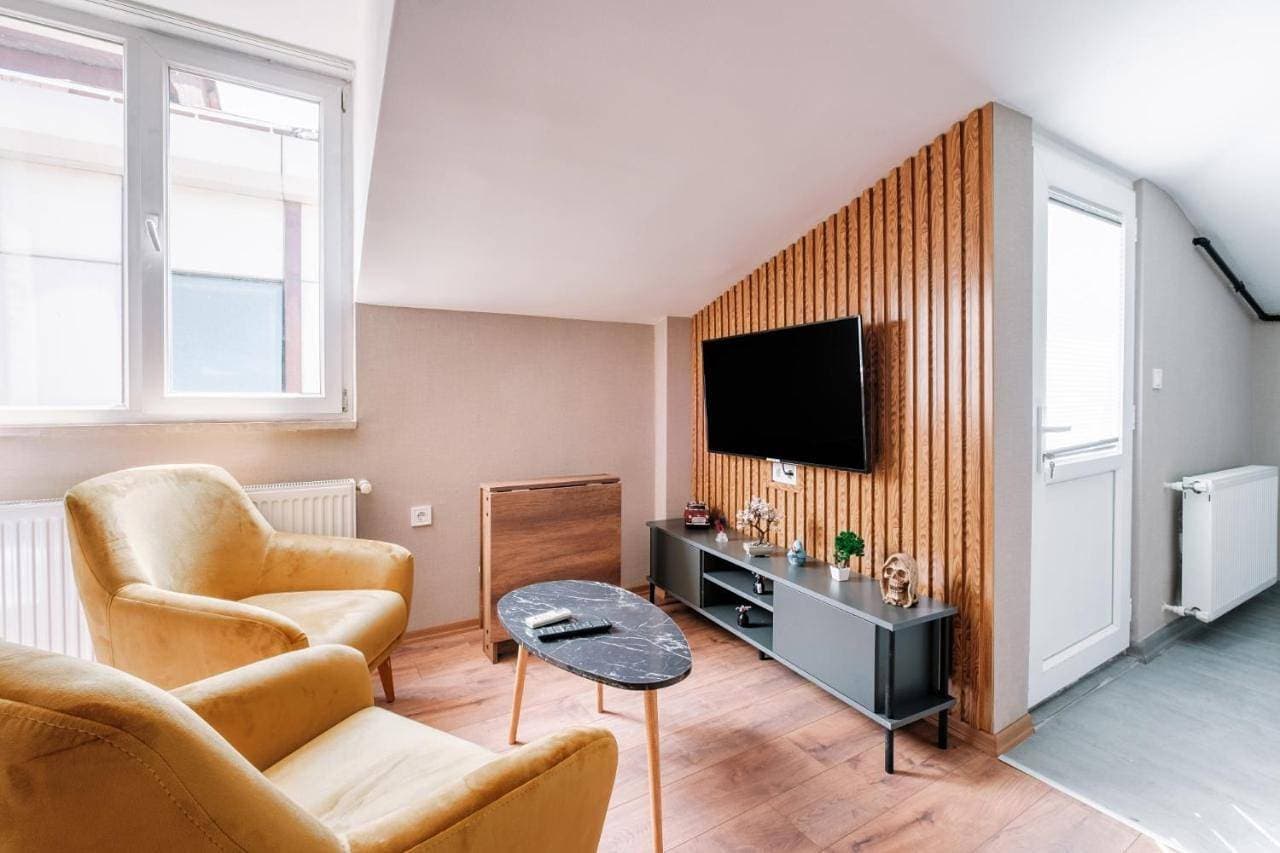 Studio Flat w Terrace and View 8 min to Torium 1