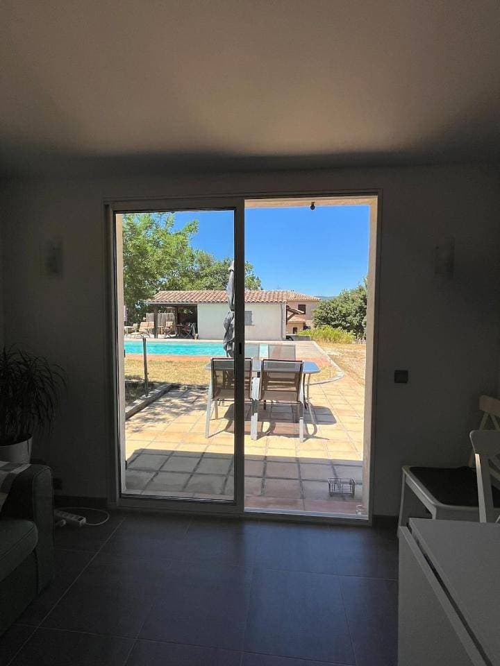 Foto 12 von 24: Apartment with Pool View