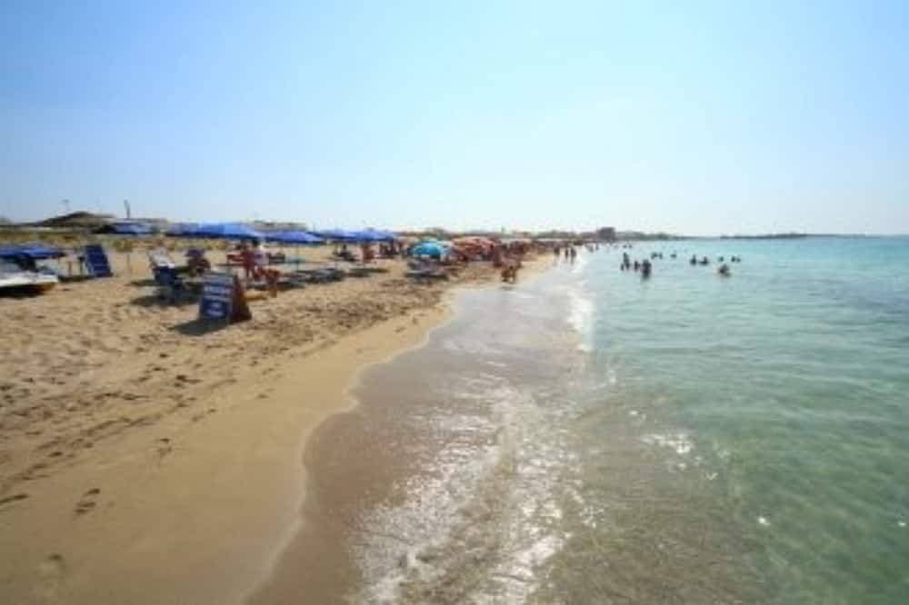 Foto 11 von 12: Zwei-Zimmer-Dachgeschosswohnung mit Aussicht nur 100 Meter vom Strand Torre Mozza entfernt