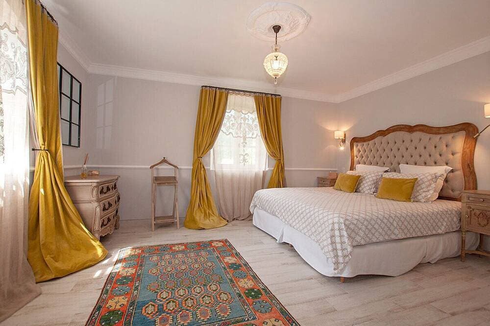 Foto 2 von 30: Luxuriöse Villa mit 6 Schlafzimmern in Le Bar sur Loup mit beheiztem Pool und hervorragender Aussicht