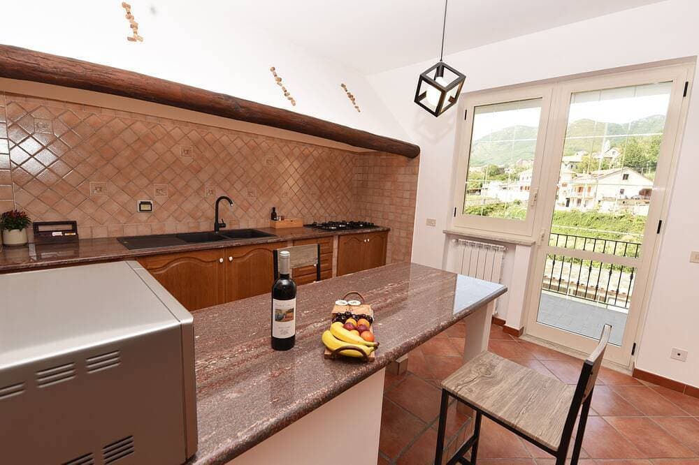 Chez Luke Apartment \"Wine\",  10 minutes from \"Path of the God\" 1