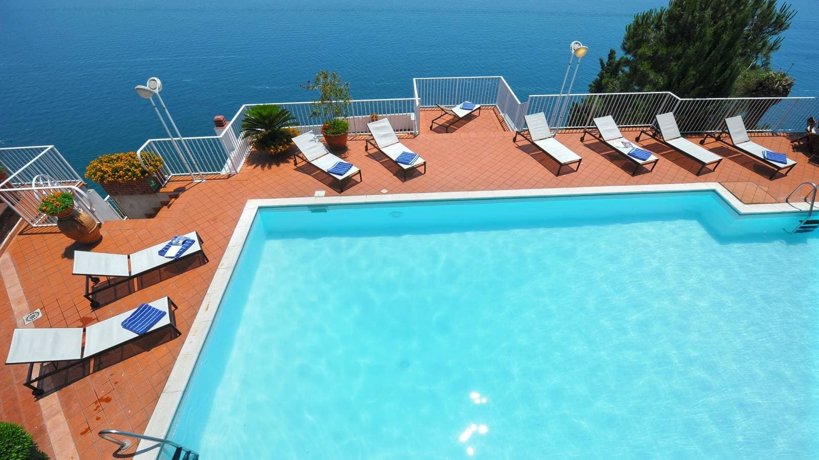 Foto 4 von 57: Villa für 8 Personen mit Pool