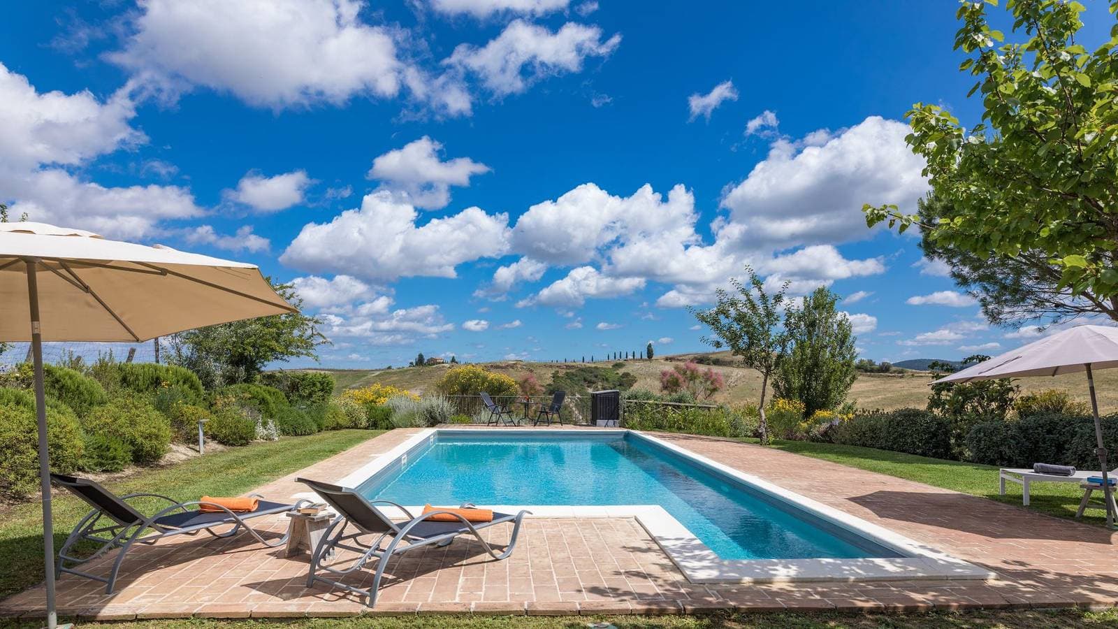 Foto 5 von 39: Villa für 8 Personen mit Garten