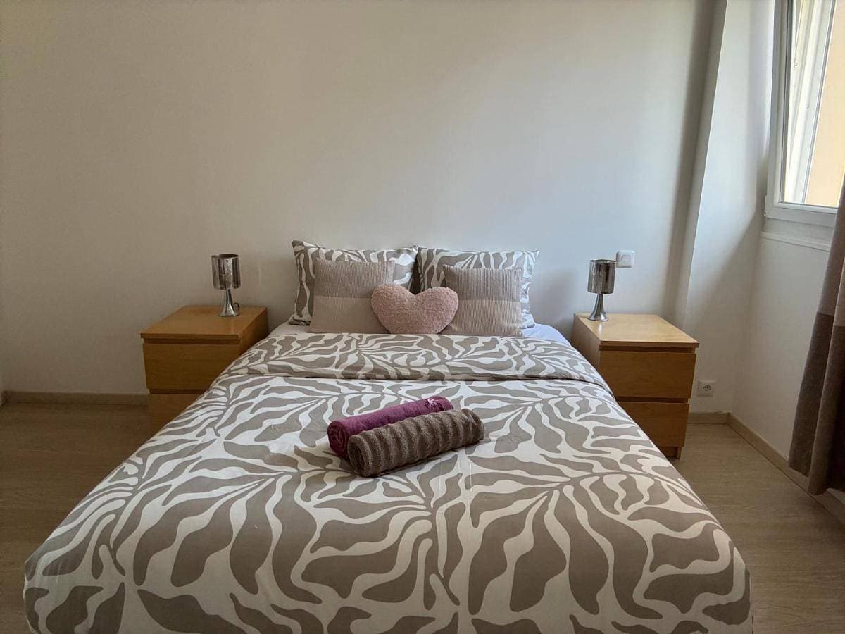 Appartement 3 pièces confortable bien situé à La Défense, proche des transports, de paris et de l'arena 1