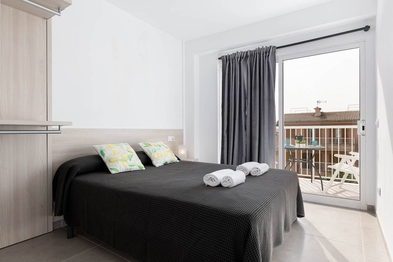 Foto 3 von 25: YourHouse Monges apartamento vistas al mar