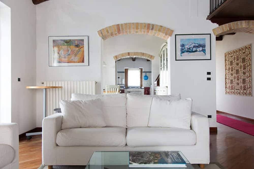 Foto 8 von 25: Atemberaubende Villa mit Garten und Pool - 90 Minuten von Rom