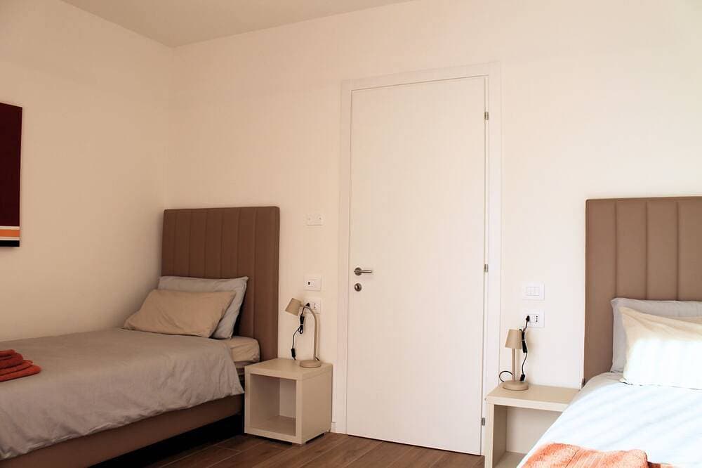 Foto 2 von 28: Two-bedroom apartment