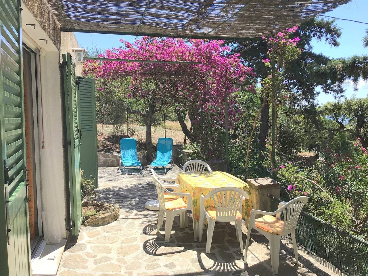Foto 2 von 24: Domaine Anoutous, Perry, Ruhiges Ferienhaus mit Meerblick