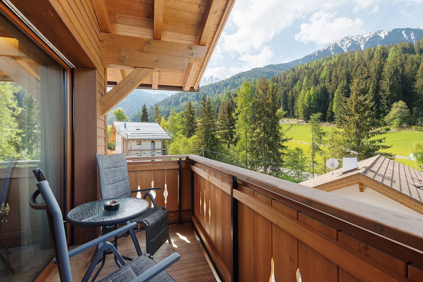 Foto 2 von 40: Apartment 'Weissbrunn Lisa' mit Bergblick, Gemeinschaftsterrasse und WLAN