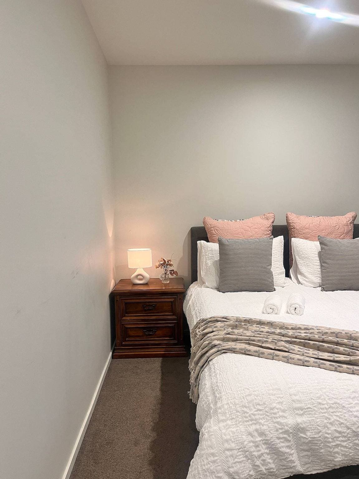 Foto 3 von 10: Zentral gelegenes, gemütliches Queen-Zimmer