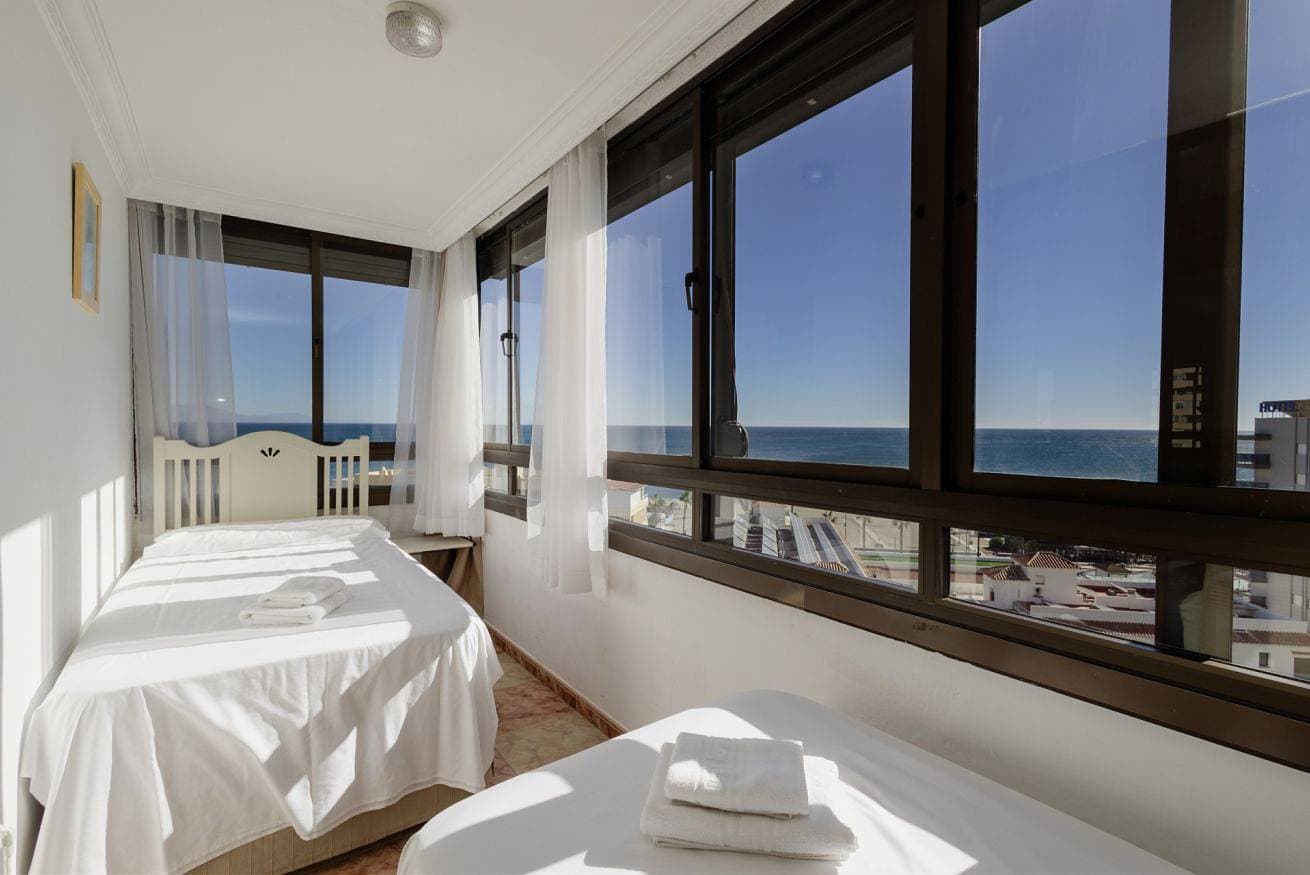 Foto 13 von 31: Apartment direkt am Strand mit Panoramablick auf das Meer, Privatparkplatz, Swimmingpools