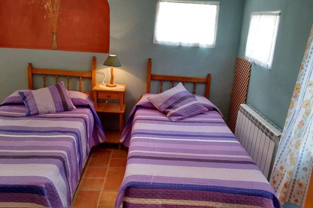 Foto 5 von 16: Ideale Haustiere: Wohnung in Haus mit Garten - erster Stock.