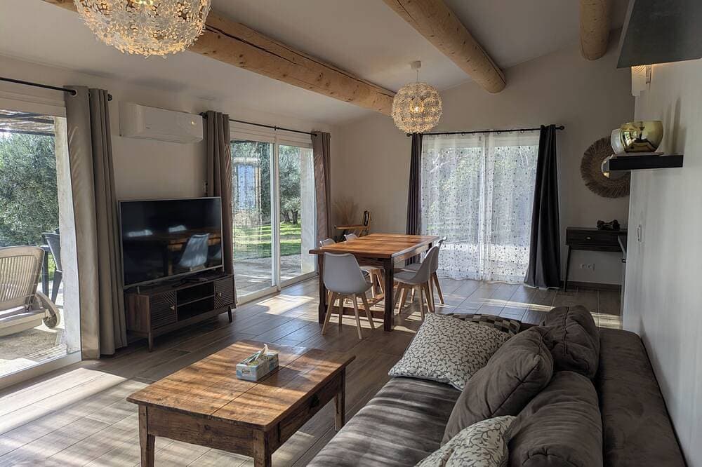 Foto 12 von 17: Large, relaxing gîte full of charm surrounded by olive trees - Pets welcome