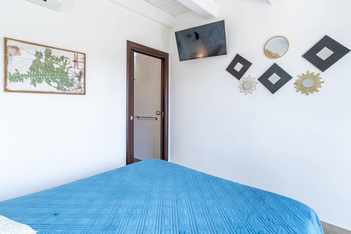 Foto 10 von 29: Doppelzimmer mit gemeinsamer Terrasse, WLAN und Klimaanlage