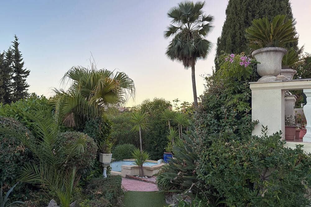 Foto 12 von 19: Kleines Paradies, Villa, Pool, 400M Schöner Strand, die Landschaft in der Innenstadt.