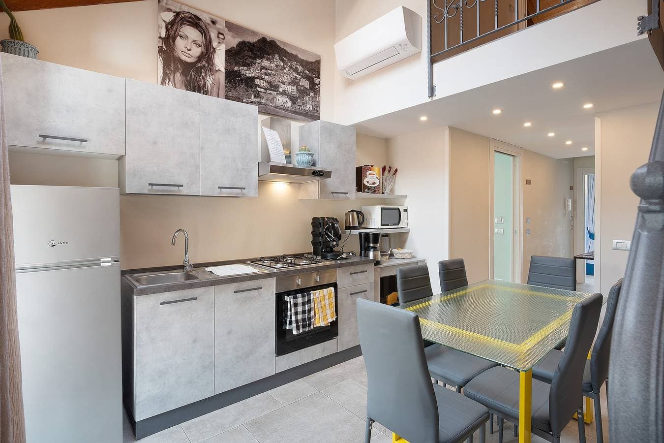 Foto 11 von 33: Appartement 'Donna Sofi' mit Meerblick, WLAN und Klimaanlage