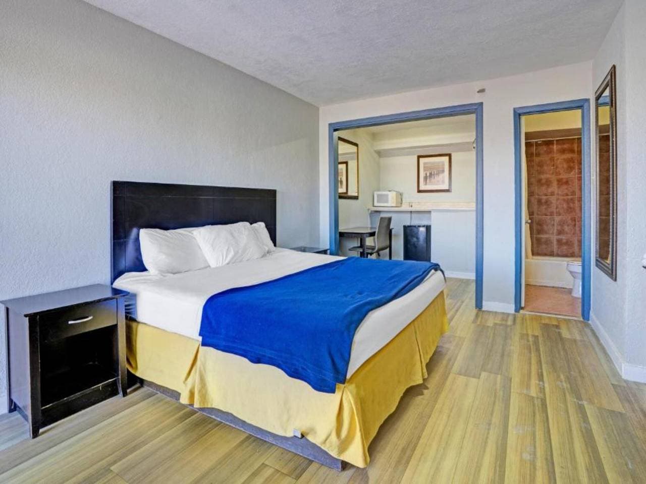 Foto 4 von 25: Kingsize-Bett | Rauchen erlaubt | San Antonio