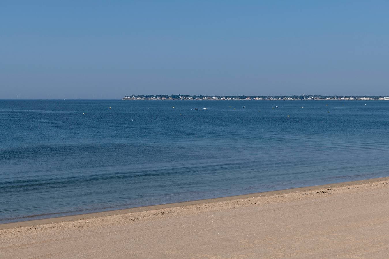 Foto 13 von 13: À 40m de la plage, pieds dans l'eau, studio pour 4