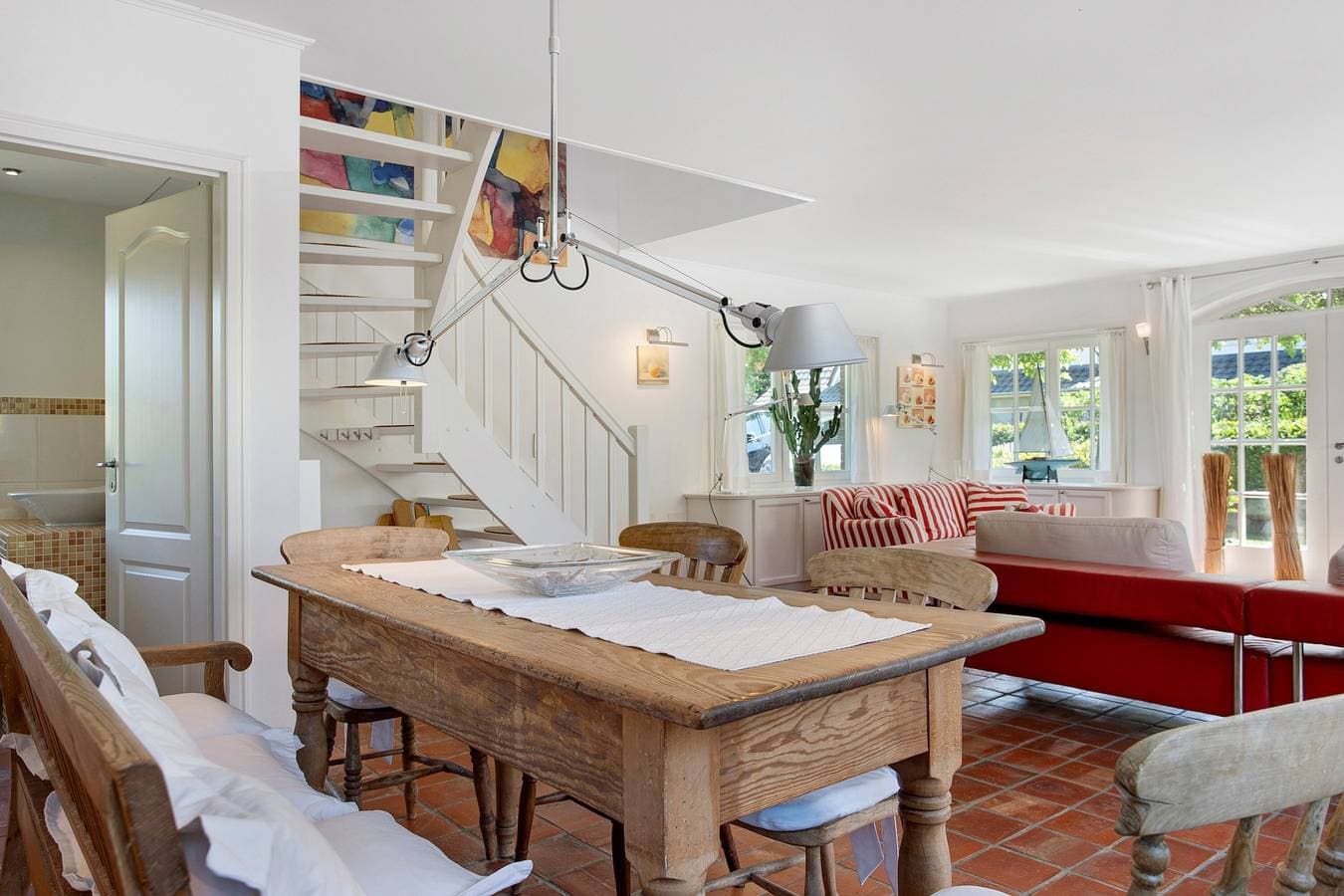 Foto 11 von 29: Ferienhaus "5 Sterne Reetdachhaus Wildröschen" mit privaten Terrassen, Garten und WLAN